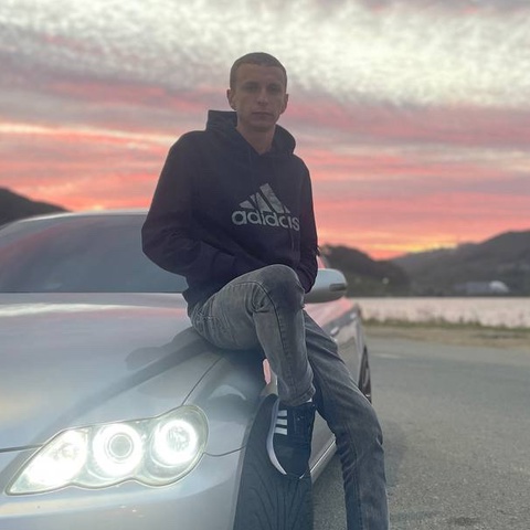 Олег Кулешов